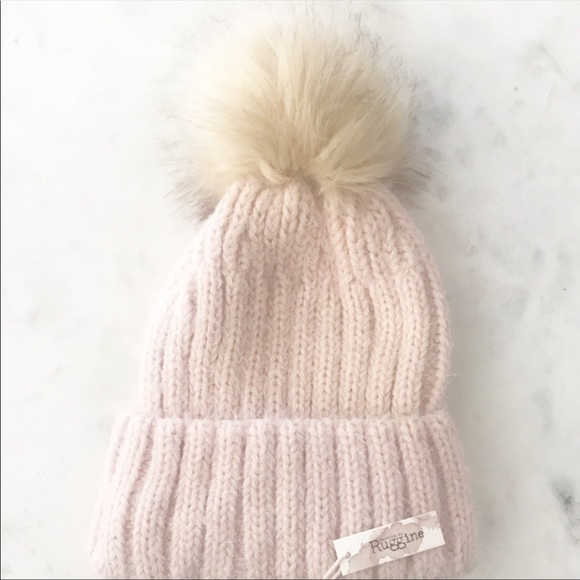 NWT So Soft Blush Knit Hat With Fur Pom-Pom - Picture 2 of 5